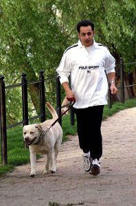 Nicolas Sarkozy chien labrador